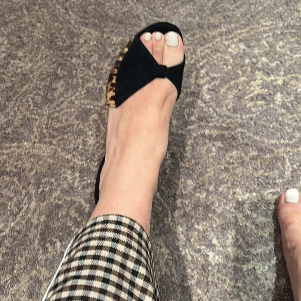 Betsey Johnson Black Peep Toe Heels with Bow Accent in 7.5 - Picture 8 of 10